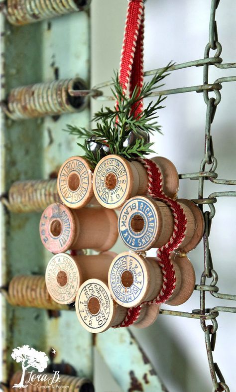 DIY Salvaged Junk Projects 453 - Tart tin snowman, spool wreath, tree shelf, faux gingerbread, stenciled stocking, plus! Features and NEW up-cycled projects! Spool Of Thread Ornament, Wooden Thread Spools Crafts Diy, Old Wood Thread Spools Ideas, Wooden Sewing Spool Ideas, Wooden Thread Spool Wreath, Crafts With Old Wooden Thread Spools, Wood Thread Spool Ideas Diy Projects, Wooden Thread Spools Ideas, Old Spools Of Thread