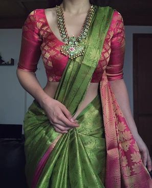 Banaras Blouse, Simple Saree Designs, Fashionable Saree Blouse Designs, Indian Saree Blouses Designs, Silk Saree Blouse Designs, Indian Fashion Saree, Saree Designs Party Wear, Elegant Blouse Designs, Unique Blouse Designs