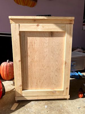 13 Gallon Trash Can Cabinet, Tilt Out Garbage Cabinet Diy, Tilt Trash Can Cabinet Diy, Diy Garbage Can Cabinet, Diy Wood Trash Can, Garbage Can Storage Indoor, Diy Trash Bin Indoor, Diy Trash Can Cabinet How To Build, Indoor Trash Can Storage