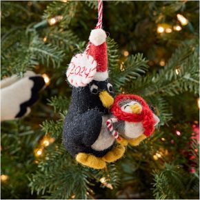 Baby's First Holiday Felt Penguin Ornament Kids Holiday Decor, Felt Penguin, Penguin Family, Animal Ornaments, Penguin Ornaments, Family Christmas Ornaments, Family Ornament, Pet Holiday, Christmas Penguin