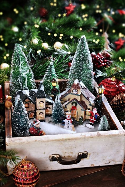 Winter Christmas Scenes, Vintage Christmas Crafts, Vintage Drawer, Vintage Christmas Decor, Vintage Holiday Decor, Christmas Village Display, Christmas Ad, Nice Art, Christmas Villages