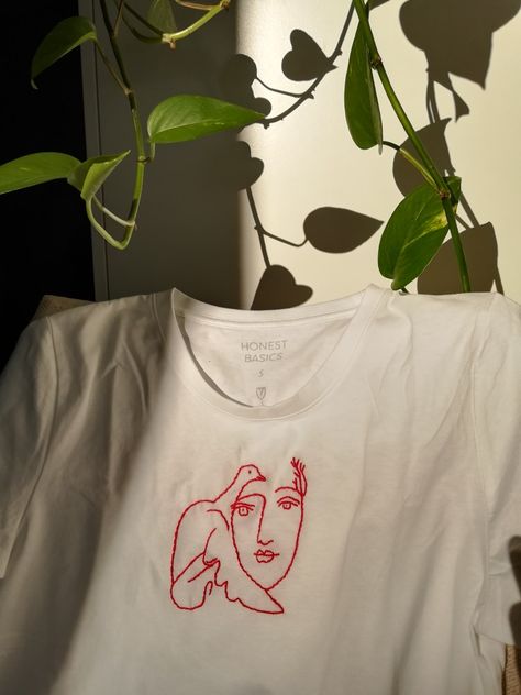 @Emi.broidery #picasso #embroidery #tshirt #bestickt Picasso Embroidery, Embroidery Tshirt, Mens Graphic, Graphic Tshirt, T-shirt, T Shirts For Women, Embroidery, Mens Graphic Tshirt, Mens Tops