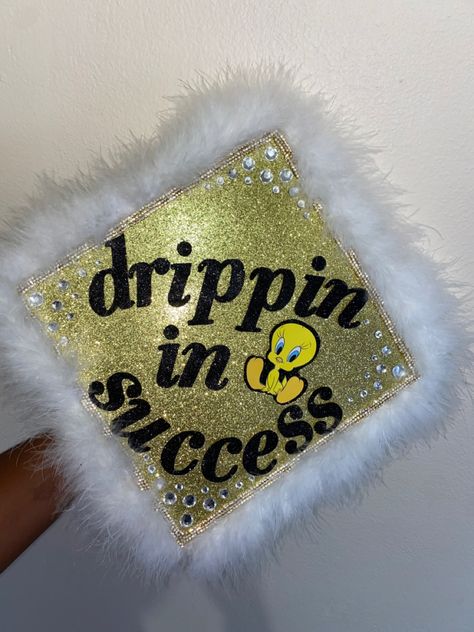 Graduation cap topper with feather and tweety bird. Yellow Graduation Cap, Highschool Graduation, Graduation Cap Decoration Diy, High School Graduation Cap, Graduation Cupcake Toppers, Matching Outfits Best Friend, Graduation Cupcakes, Grad Caps, Cap Decoration