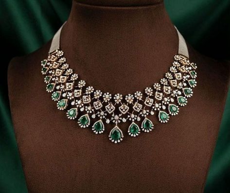 Jewelry Patterns Necklaces, Cz Necklace Indian Gold, Diamond Necklace Set Indian, Jewellery Design Gold, Vintage Vibes Retro, Necklace Set Indian Bridal Jewelry, Latest Gold Jewellery, Diamond Necklace Wedding, Wedding Jewelry Sets Bridal Jewellery