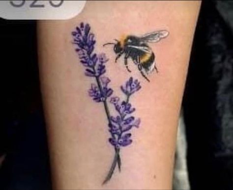 Lavender Tattoo With Bee, Bumble Bee And Lavender Tattoo, Lavender And Bees Art, Bee Lavender Tattoo, Bee Tatoos Vintage, Daisy And Bee Tattoo, Bee And Lavender Tattoo, Bumble Tattoo, Bumble Bee Tattoo Flowers