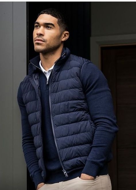 Finance Outfit Men, Navy Blue Jacket Outfit, Blue Vest Outfit, Mens Streetwear Urban, Office Old Money, Vest Outfits Men, Old Money Fashion, Sophisticated Office, Mens Smart Casual Outfits