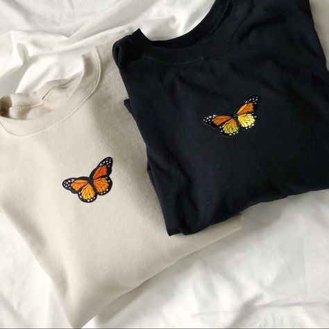 Womens Carhartt Hoodie, Butterfly Sweatshirt, Sage Pink, Butterfly Sweater, Friends Sweatshirt, Handmade Butterfly, Adidas Pullover, Idea Style, Sweatshirt Oversized