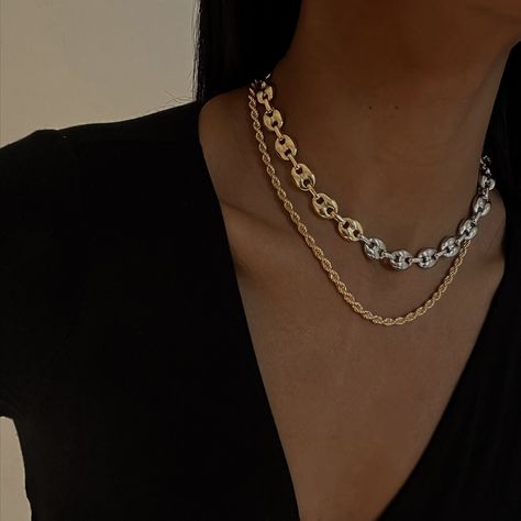 Gold Chunky Jewelry Aesthetic, Gucci Necklace Gold, Gucci Link Chain, Powerful Aesthetic, Gucci Necklace, Gucci Chain, Cutest Outfits, Chunky Chain Necklaces, Bangles Design