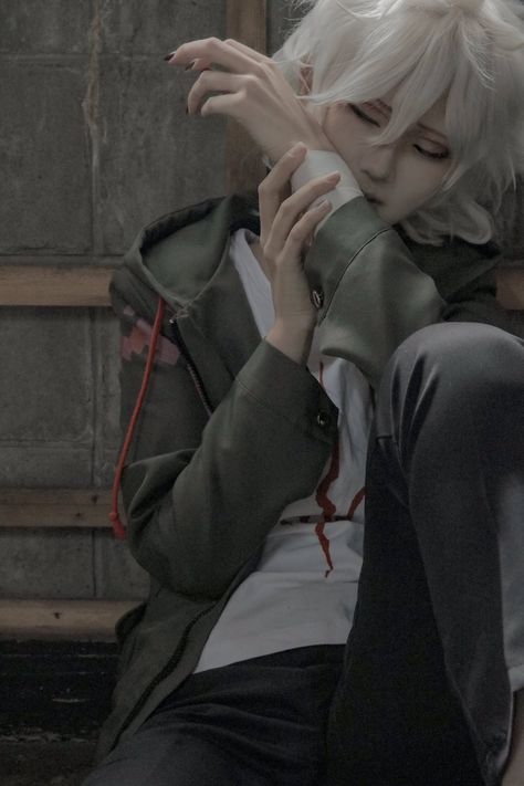 Nagito Komaeda cosplay by Smiling04C Nagito With Junko Hand, Servant Nagito Cosplay, Nagito Gacha Club, Nagito Russian Roulette, Nagito Komaeda R34, Nagito Hairstyle, Nagito Ponytail, Nagito X Y/n, Nagito Cosplay