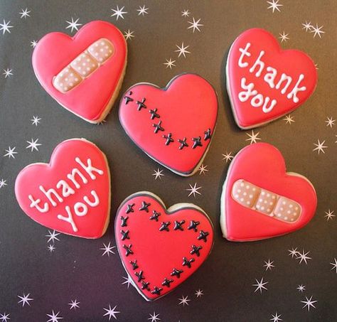 Thank You Cookies for Cardiac Nurses - hearts with stitches and bandaids / plasters Heartiversary Party, Basket For Nurses, Nurses Cookies, Addison Heart, Chd Heart, Congenital Heart Defect Awareness, Nurse Cookies, Thank You Cookies, Cardiac Nurse