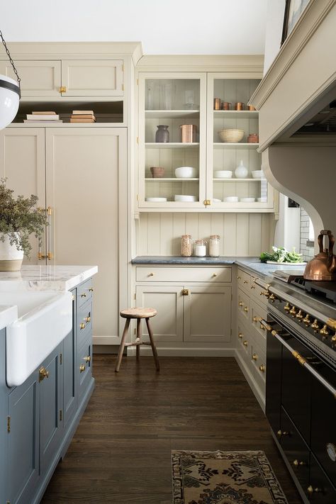 Designer Whittney Parkinson Renovated a Tudor-Style Home That Was Built in the 1920s—All the While Preserving its Historical Integrity Whittney Parkinson, 1920s Kitchen, Beige Kitchen Cabinets, Tudor Style Homes, Beige Kitchen, Casa Vintage, Inspire Me Home Decor, Kitchen Cabinet Colors, Gorgeous Kitchens