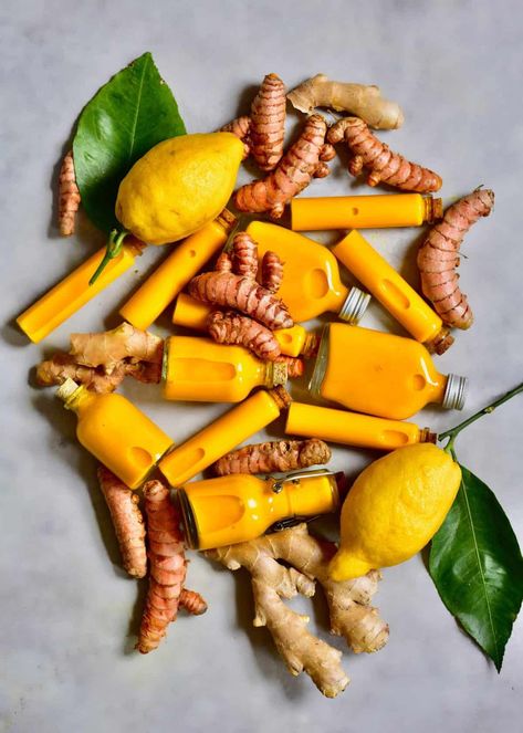 Spiced Pumpkin Soup, Turmeric Juice, Turmeric Shots, Turmeric Smoothie, Immune Boosting Foods, Energy Shots, Turmeric Recipes, Ginger Shot, Ginger Benefits