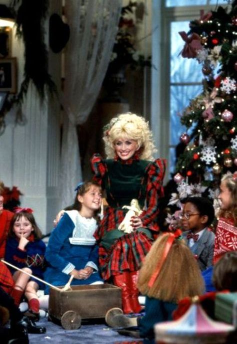 Dolly Parton Photos, Dolly Parton Christmas, Smoky Mountain Christmas, Mountain Christmas, Holly Dolly, Country Music Hall Of Fame, Mermaid Christmas, Christmas Shoot, Christmas Shows