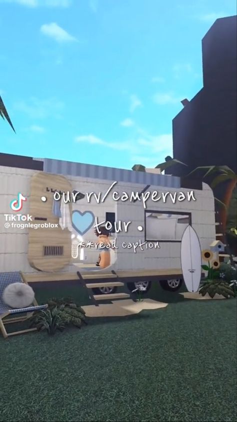 Summer Builds Bloxburg, Camper Bloxburg, Bloxburg Camper Van, Bloxburg Beach Town Layout, Bloxburg Caravan, Beach Town Bloxburg, Bloxburg Summer Camp, Hotel Bloxburg, Bloxburg Beach House