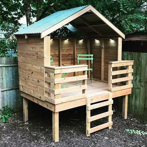 The “HQ” - RYOBI Nation Projects Palette Playhouse, Outdoor Playsets, Backyard Play Spaces, Backyard Fort, Pallet Playhouse, Tree House Diy, Diy Playhouse, Backyard Playhouse, Tree House Kids