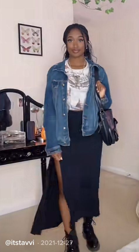 Maxi Skirt Denim, Jean Jacket Outfits, Black Maxi Skirt, Skirt Denim, Jean Vest, Winter Fits, Jean Skirt, Live Stream, Black Skirt