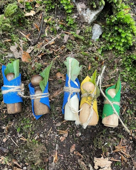 Forest School Weaving, Childminding Ideas, Forest Trip, School Environment, Rain Shelter, Forest School Activities, Harvest Farm, Farm School, Nature School