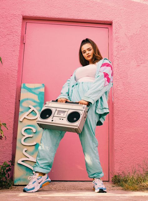 #fashion #photographytips #photgraphy #posingtips #photographyposes #pink #vintage #retro Boombox Photoshoot, Posing Tips, Adobe Portfolio, Pink Vintage, Shoot Ideas, Creative Work, Photography Tips, Photography Poses, Portfolio