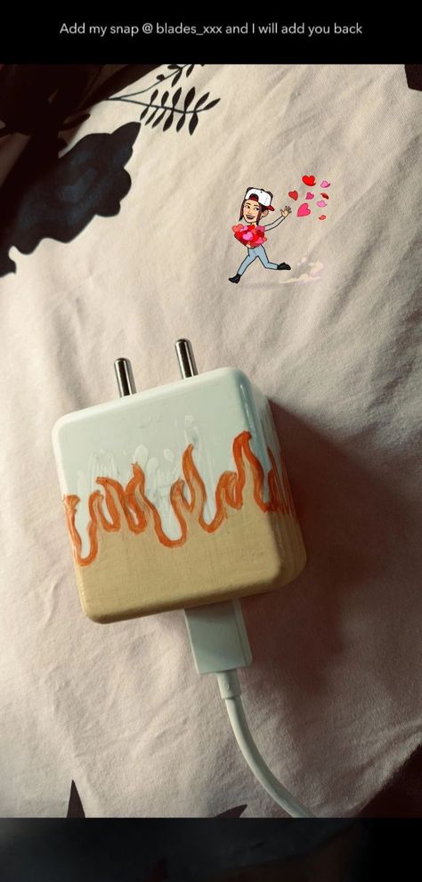 Mobile Charger Painting, Charger Drawing Ideas, Charger Painting Ideas Aesthetic, Phone Charger Painting Ideas, Paint Charger Cube, Aesthetic Charger, Charger Painting Ideas, Charger Art, Dream Setup