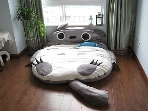 Ghibli Blog - Studio Ghibli Animation and the Movies: Totoro Themed Bedroom Set #animationstudio #animation #studio #room Totoro Room, Studio Ghibli Room, Ghibli Room, Casa Clean, Diy Kids Furniture, Sofa Bed Mattress, Cute Bedding, How To Dress A Bed, Dome Light