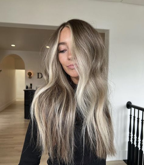 Brown Hair And Blonde Balayage, Blonde To Light Brown Hair Before And After, Braggnbeauty Hair, Lived In Ash Blonde Balayage, Cool Blonde Dark Roots, Low Matinance Blonde, Blonde Dimensional Hair Balayage, Highlights With Root Smudge, Lived In Blonde Dark Roots