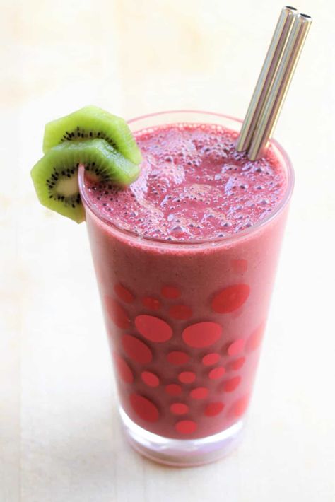 Super Alkaline Cherry Smoothie-so healthy and delicious. Alkaline Smoothie, Alkaline Fruits, Alkaline Foods List, Alkaline Breakfast, Alkaline Diet Recipes, Sweet Potato Kale, Cherry Smoothie, Fresh Beets, Alkaline Diet