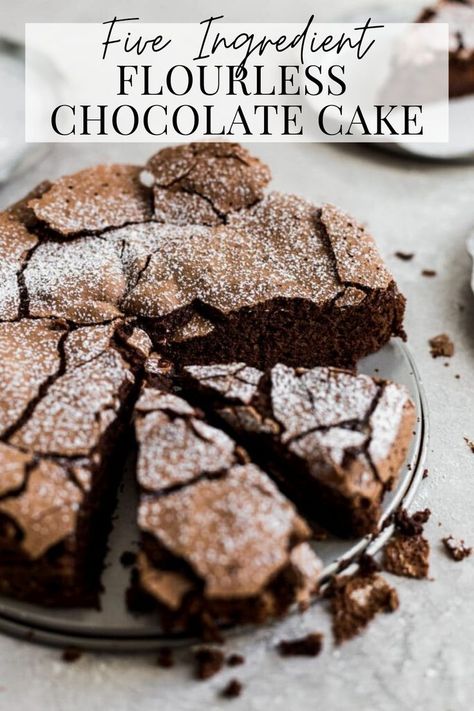 Easy Flourless Chocolate Cake, Flourless Chocolate Cake Recipe, Flourless Chocolate Cake, Diy Easy Recipes, Flourless Cake, Flourless Chocolate Cakes, Best Desserts, Decadent Cakes, Flourless Chocolate