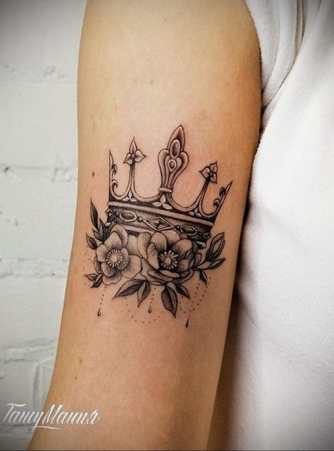 Crown Rose Tattoo, Rose And Crown Tattoo, Crown Tattoo Meaning, Crown Tattoos For Women, Square Tattoo, Rose Tattoo Meaning, Wrist Tattoo Cover Up, Elegant Crown, Crown Tattoo Design