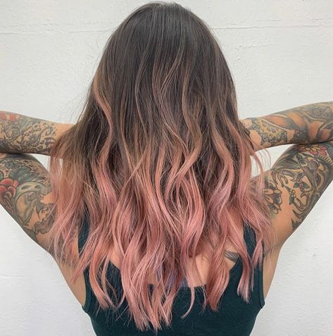 Brunette Pink Ombre Hair, Brunette With Pink Balayage, Light Pink Ends On Brown Hair, Balayage Hair Pink Rose Gold, Brunette Hair With Pink Ends, Pastel Balayage Brunette, Brunette Balayage Hair Pink, Rose Pink Balayage, Rose Gold Hair Ombre Balayage