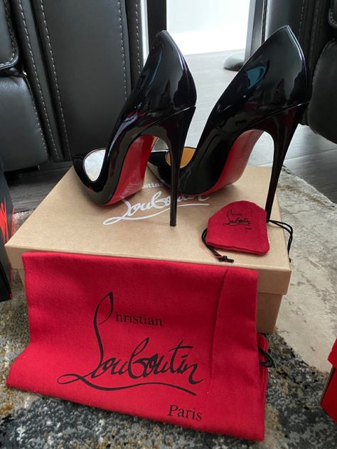 #Sokates #louisboutin #Redbottoms #heelsclassy #heelsaddict #heels Elegant Heels With Red Sole For Night Out, Red Bottom Heels, Luxury Heels, Louboutin So Kate, Fashion Shoes Heels, Shoes Heels Classy, Christian Louboutin So Kate, So Kate, Heels Classy