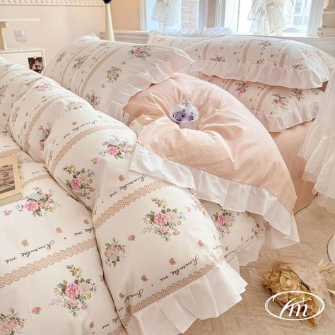 PRICES MAY VARY. 【Premium Quality Fabric】: This comforter set is crafted from premium quality fabric,filled with 220GSM feather fabric (whole piece inner fill to make comfort flat and not easy to split),medium weight provide right warmth while ensuring optimal support, this polyester microfiber comforter set offers exceptional softness so you can enjoy a restful night's sleep all seasons. 【Package & Size】: 1 comforter: 68 x 90 inches (Twin XL size),2 pillow cases:20 x 26 inches. 【Romantic Ruffle Unique Comforter Sets, Coquette Bedding Amazon, Girly Throw Pillows, Love Shack Fancy Sheets, Floral Bedding Aesthetic, Loveshackfancy Bedroom, Coquette Bedding, White Lace Bedding, Vintage Shabby Chic Bedroom