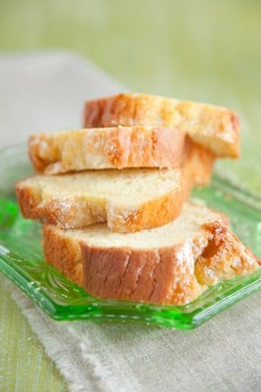 Sour Cream Pound Cake Pound Cake Paula Deen, Sour Cream Pound Cake, Paula Deen Recipes, Cake Cream, Nigella Lawson, Pound Cake Recipes, Köstliche Desserts, Paula Deen, Yummy Sweets