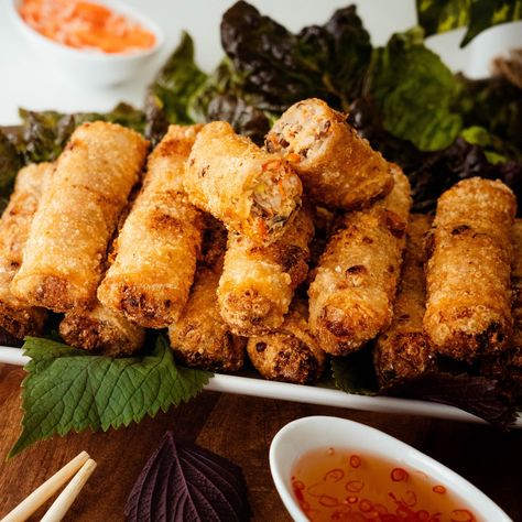 Fried Rice Paper Rolls, Deep Fried Rice, Fried Rice Paper, Vietnamese Fried Spring Rolls, Vietnamese Spring Rolls Recipe, Rice Paper Spring Rolls, Vietnamese Rolls, Vietnamese Egg Rolls, Rice Paper Recipes