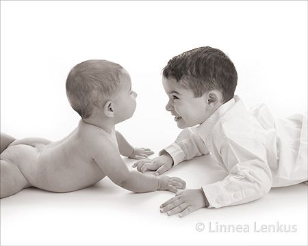 Sibling Photography Poses, Brother Pictures, Sibling Photo Shoots, Sibling Pictures, Sibling Poses, Infant Photography, Sibling Photography, Children Photography Poses, Sibling Photos