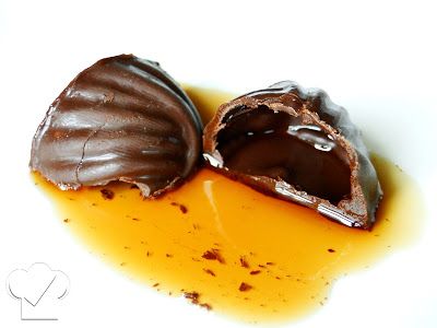 Liquor Candy, Alcohol Chocolate, Chocolate Tempering, Boozy Chocolate, Filled Candy, Homemade Liquor, Chocolate Candy Recipes, Candy Truffles, Chocolate Liquor