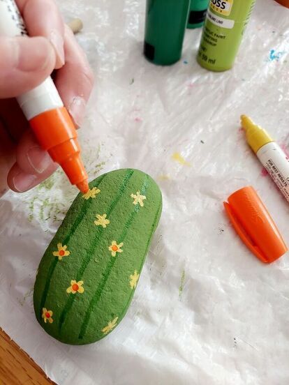 How To Paint Cactus Rocks, Painted Cactus Rocks In Pot, Garden Stone Ideas, Paint Cactus, Cactus Rocks, Stone Cactus, Painted Rock Cactus, Paint Stone, Rock Cactus