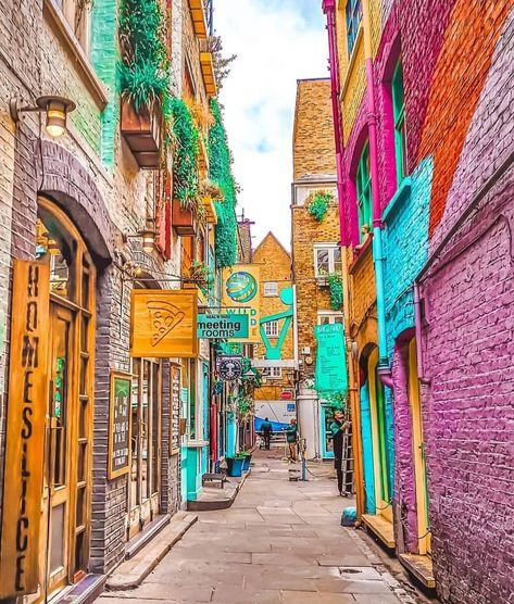 Neals Yard London, Countries Aesthetic, Korea Town, London Locations, Convent Garden, London 2022, Get Paid To Travel, Paid To Travel, Neal's Yard