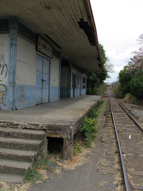 Wouldn't this make a cute senior pic? Kid waiting at the station with the whole world open and waiting for them :) Abandoned Train Station, Abandoned Property, Old Train Station, Abandoned Train, Train Depot, Train Stations, Old Trains, Old Train, Train Tracks