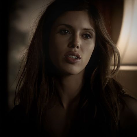 Vampire Diaries Vicki, Vicki Donovan Aesthetic, Vicky Donovan, Vicki Donovan, Vampire Diaries Characters, Tvdu Characters, Tvd Characters, Kayla Ewell, Tvd Dr