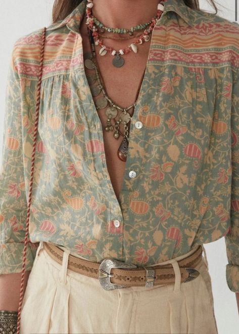 Floral Linen Top, Boho Blouses For Women, Paisley Clothes, Floral Blouse Outfit, Ethnic Tops, Warm Spring Outfits, Japan Clothing, Summer Wishlist, Thrift Inspo