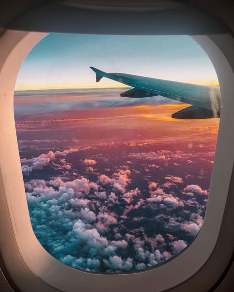 When you look out the window and this is your view.... 😍 how crazy! And would you believe I snapped this on an iPhone?! 📱 #windowseat Wallpaper Estetika, Airplane Photography, Airplane Window, Kid Friendly Travel Destinations, Travel Wallpaper, Looking Out The Window, Vacation Planning, Sky Aesthetic, International Travel