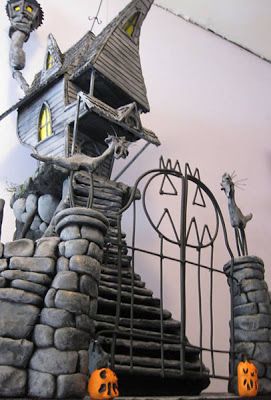 Dollhouse Minis: Jack's Haunted House ~ Tom Dombroski Monsieur Jack, House Tattoo, Halloween Houses, Haunted Doll, Miniature Halloween, Haunted Dollhouse, Nightmare Before Christmas Halloween, Spooky Town, Halloween Miniatures