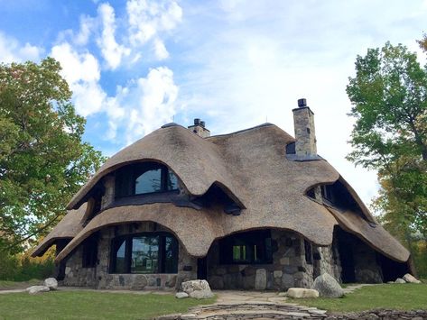 Thatch House, Mushroom Home, Mushroom Houses, Unique Vacation Rentals, Thatched House, Unique Vacations, Thatched Cottage, Unique House Design, Hobbit House