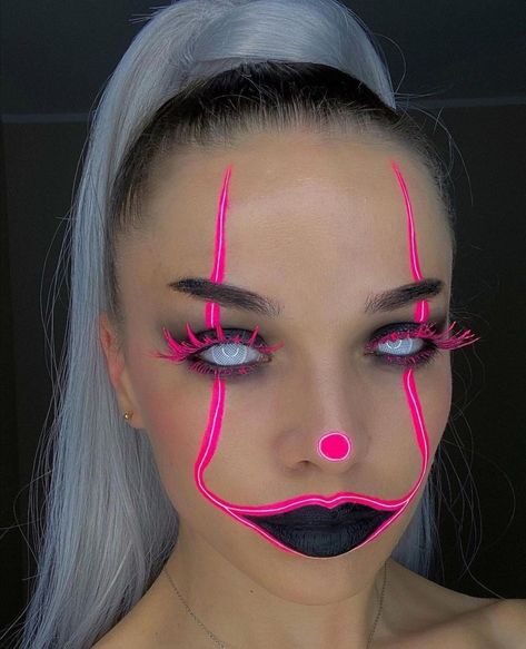 Crazy Halloween Makeup, Maquillage Halloween Simple, Halloween Makeup Clown, Holloween Makeup, Cute Halloween Makeup, Halloween Makeup Diy, Beautiful Halloween, Halloween Makeup Pretty, Neon Makeup