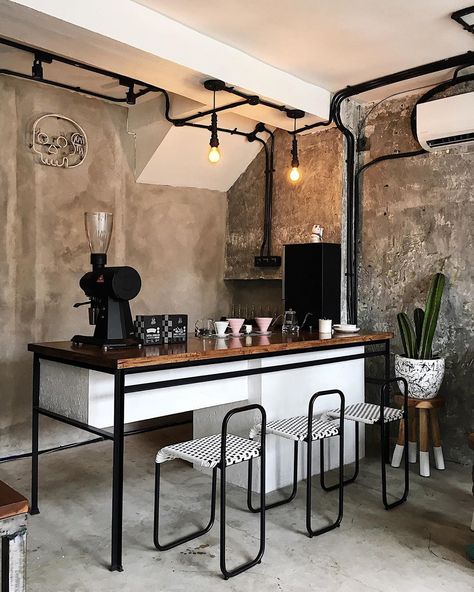 Meja Bar Cafe, Industrial Coffee Shop, Brew Bar, Industrial Cafe, Small Coffee Shop, Coffee Shop Interior Design, Cafe Shop Design, Coffee Shops Interior, Home Coffee Bar