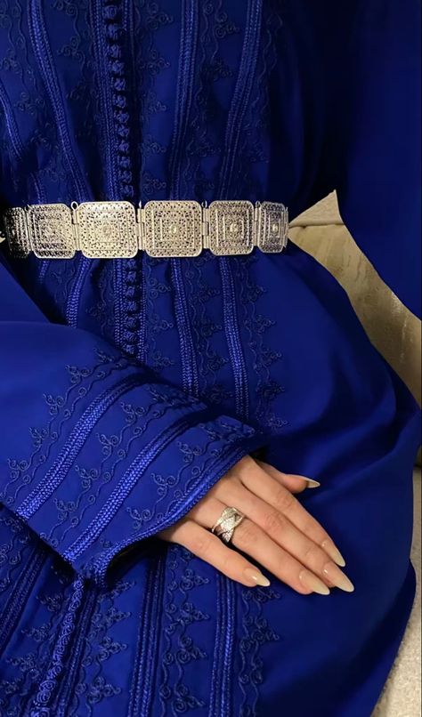 Royal blue moroccan caftan 🧞‍♂️ Moroccan Outfit, Blue Caftan, Morrocan Fashion, Moroccan Kaftan Dress, Arab Dress, Arabic Clothing, Moroccan Clothing, Kaftan Designs, Eid Outfit