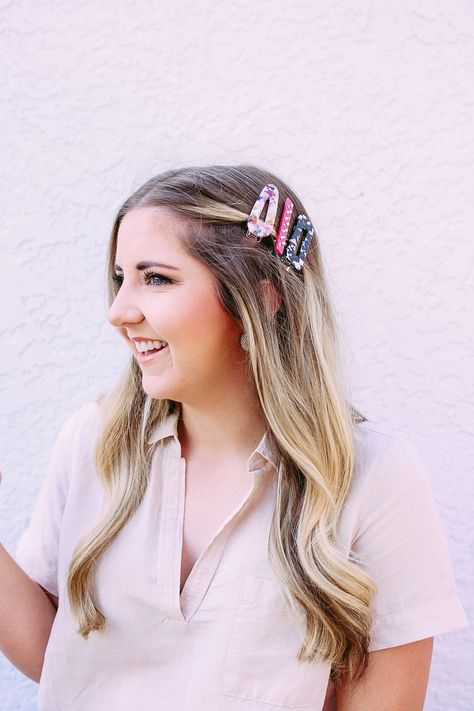 Hair clips are very on-trend but can be a little intimidating to wear. I wanted to share two easy ways to wear hair clips to ease you in. Rhinestone Clips Hairstyles, Pink Hair Clips, Black And White Skirt, Clip Hairstyles, Chambray Top, Hair Accessories Clips, Low Ponytail, Diy Beauty Hacks, Down Hairstyles