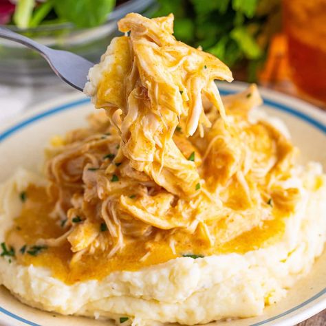 Crock Pot Chicken and Gravy for Two Frozen Meals For Crock Pot, Dinner Chicken Crockpot Recipes, Food Network Crockpot Recipes, Small Batch Slow Cooker Recipes, Crock Pot Cooking For Two, Ninja Crockpot Recipes Dinners, Crockpot For One, Healthy Instant Pot Meals, Small Family Dinner