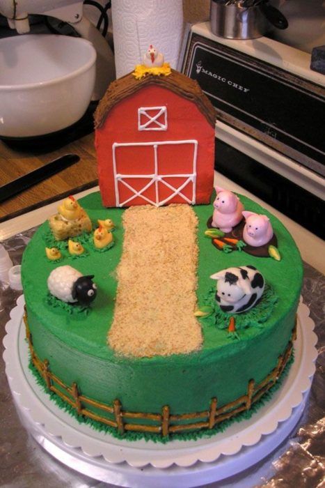 40 DIY Birthday Cakes Easy Farm Cake Ideas, Easy Farm Birthday Cake, Easy Farm Cake, Barn Birthday Cake, Farm Cake Ideas, Farm Birthday Cake, Farm Cakes, Schleich Animals, Farm Birthday Cakes