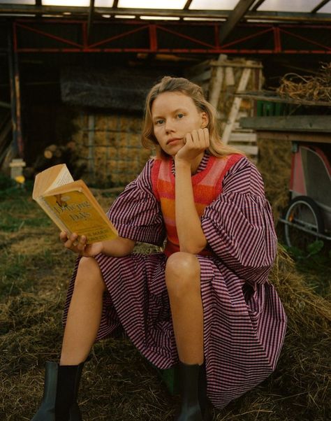 Rebekka Eriksen L’Officiel Austria Dennis Stenild Fashion Editorial Striped Knitwear, Outdoor Photoshoot, Breezy Dress, 인물 사진, On The Ground, Fashion Editorial, Photography Inspo, Fashion Stylist, Editorial Photography